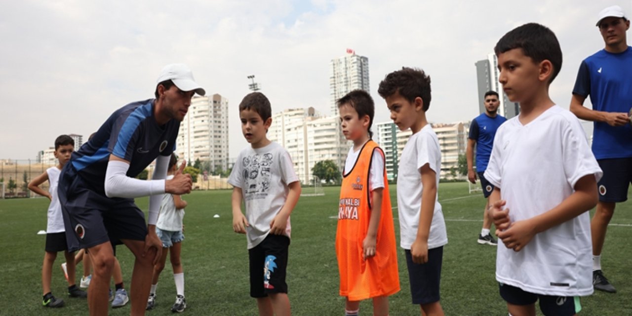 Çankaya ve Gençlerbirliği'nden minik futbolculara yaz desteği