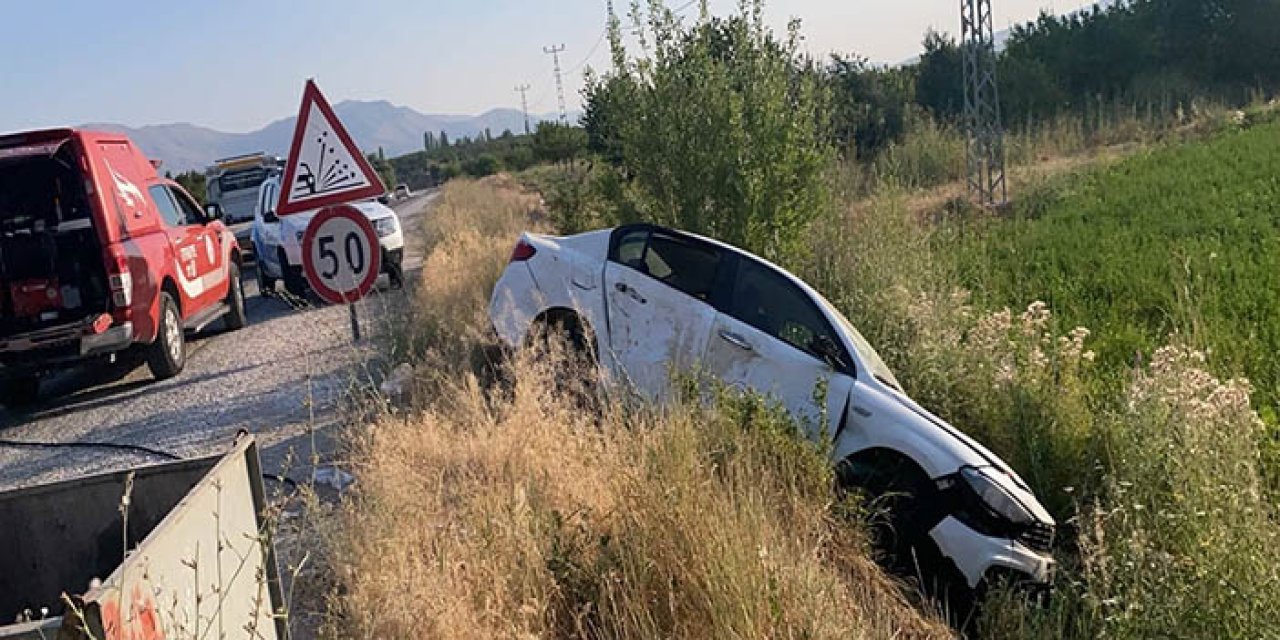 Malatya'da kamyonet ile otomobil çarpıştı: 3 yaralı