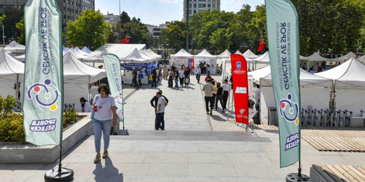 Ankara'da tercih zirvesi: 43 üniversite adaylarla buluştu