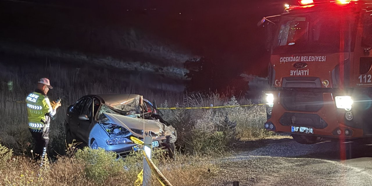 Kırşehir’de otomobil ile traktör çarpıştı: Ölü ve yaralılar var