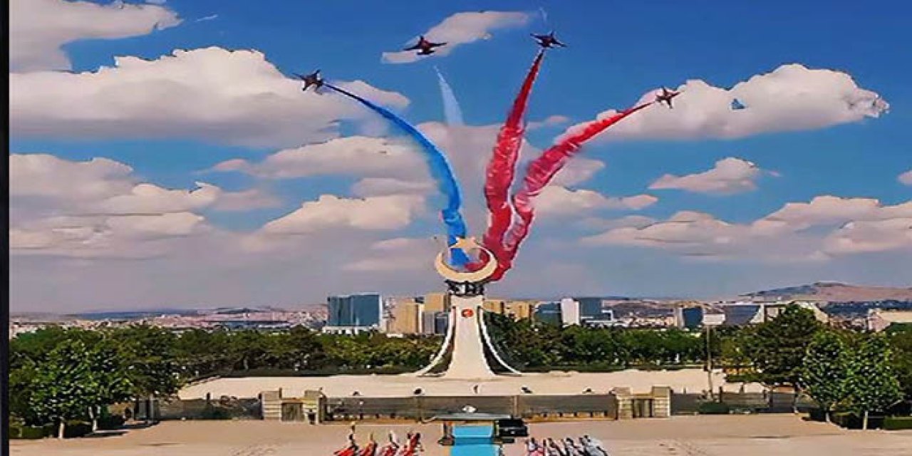 NATO, Türk Yıldızları'nın Ankara'daki selamlama uçuşunu paylaştı