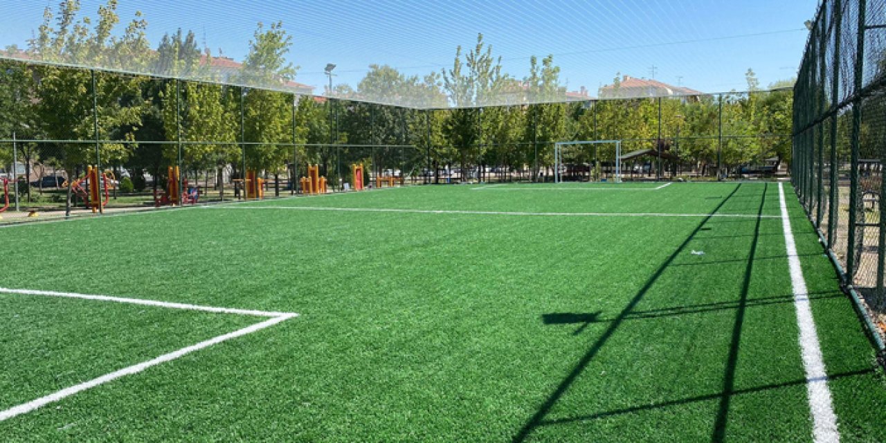 Sincanlı gençlere müjde: İlçeye çok sayıda halı saha yaptırılacak