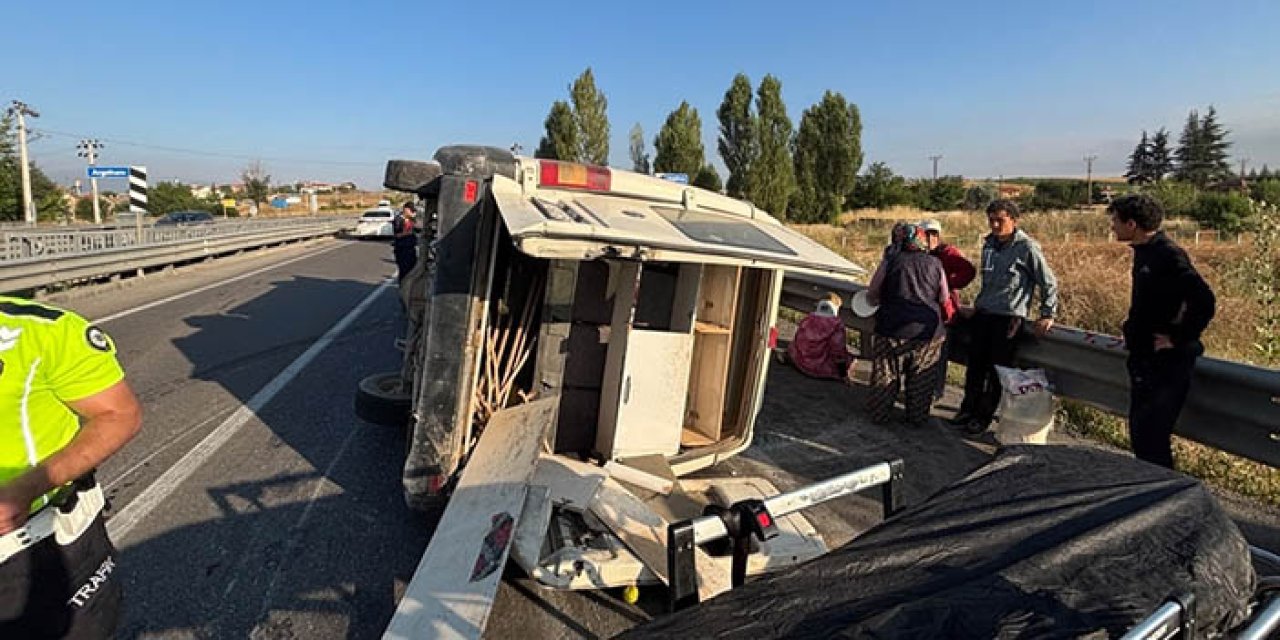 Tarım işçilerini taşıyan minibüs devrildi: 2'si ağır 14 yaralı