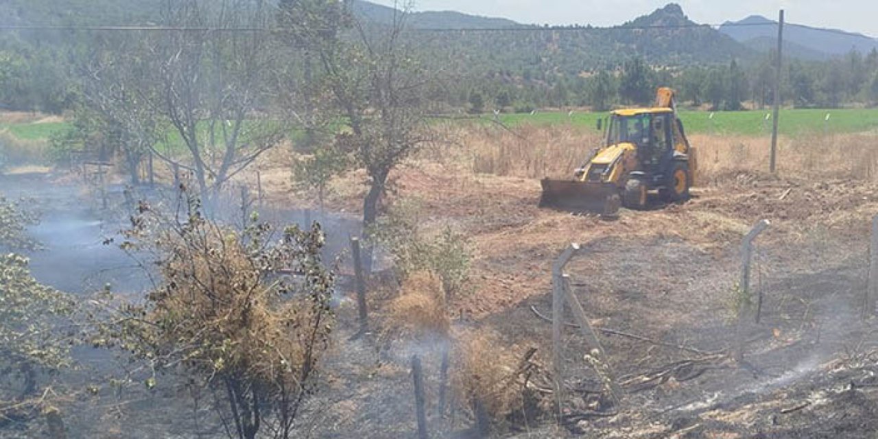 Nallıhan'da yangına kepçe operatörü müdahalesi