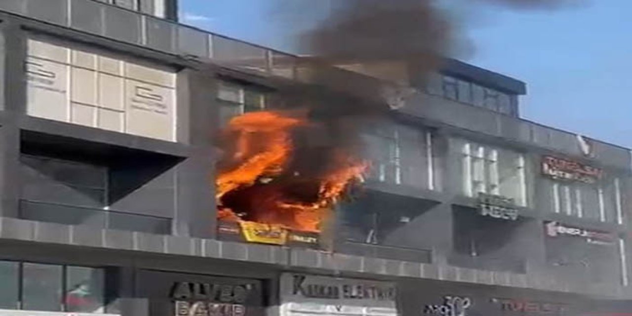Ankara'da hırdavat dükkanı, yangında kullanılamaz hale geldi