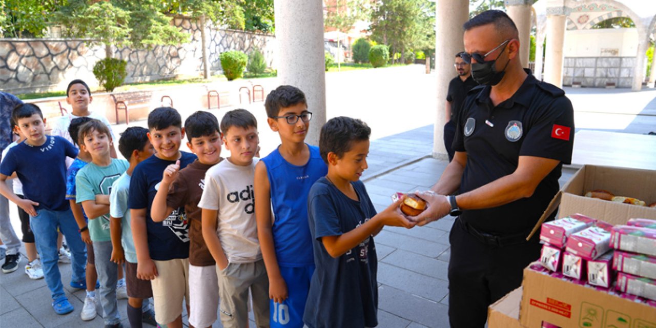 Keçiören Belediyesi Kur’an talebelerine ikramda bulundu