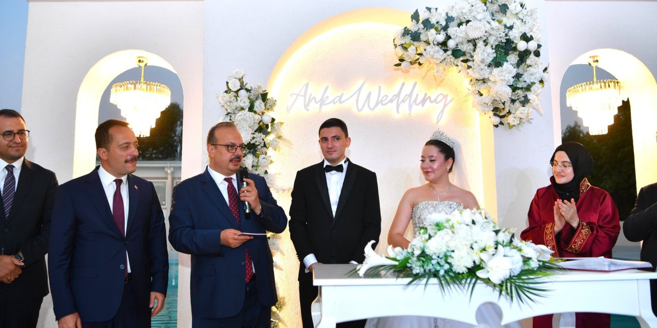 Güdül Kaymakamı evlendi, nikahı Ayık kıydı