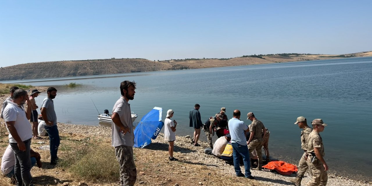 2 kardeş serinlemek için girdikleri Fırat'ta boğuldu