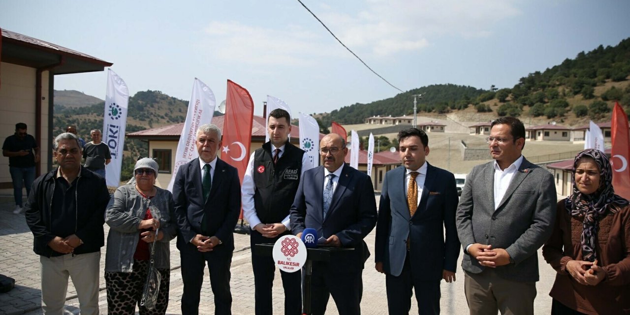 Balıkesir Sındırgı’da deprem konutları için 305 hak sahibi kurayla belirlendi