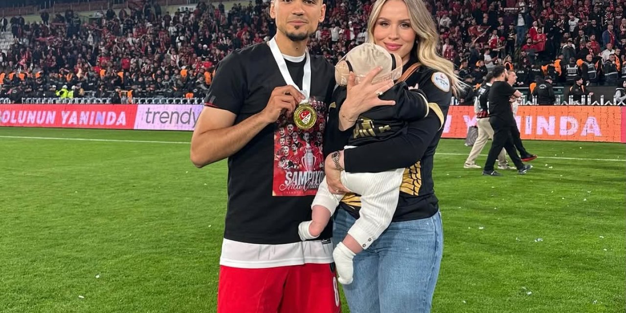 Çorum FK futbolcusu Atakan Akkaynak, ailesiyle trafik kazası geçirdi