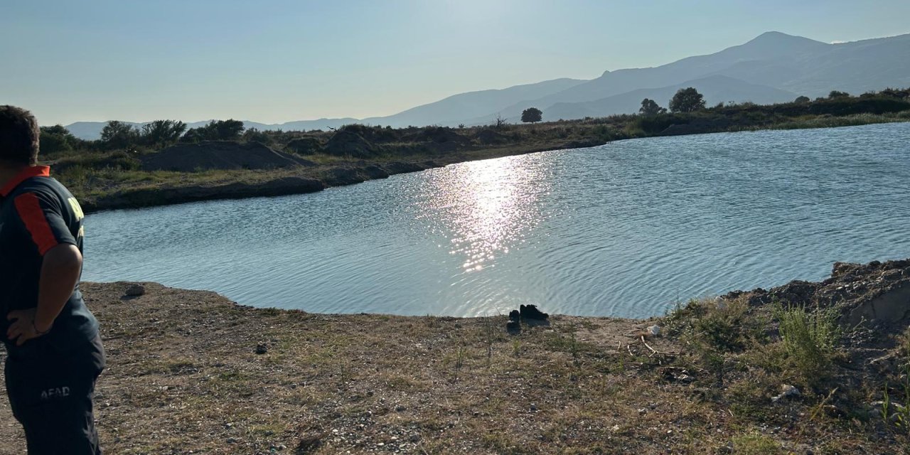 Serinlemek için girdiği gölette yaşamını yitirdi
