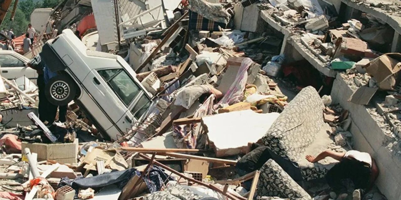 17 Ağustos depreminin üzerinden 27 yıl geçti: 03.02’de Marmara’da hayat durdu