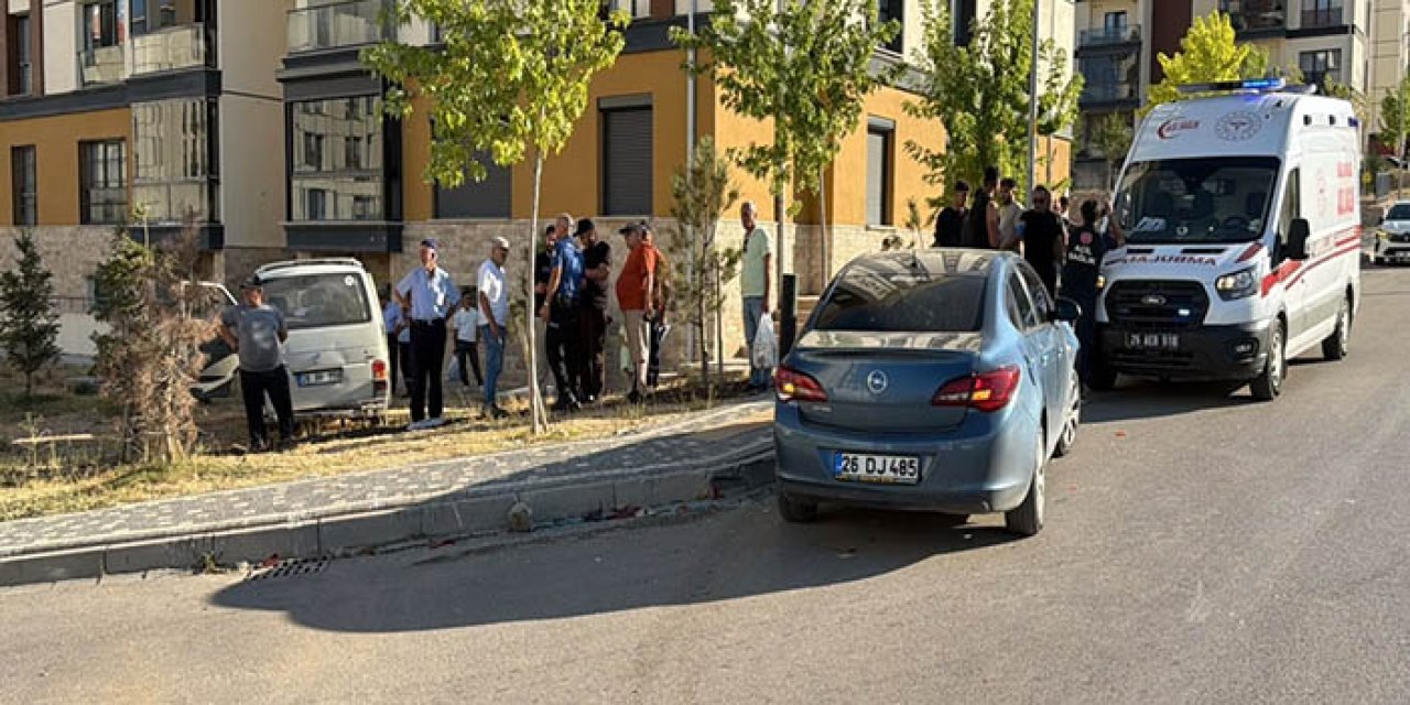 Eskişehir’de otomobille kamyonet çarpıştı; 6 yaralı
