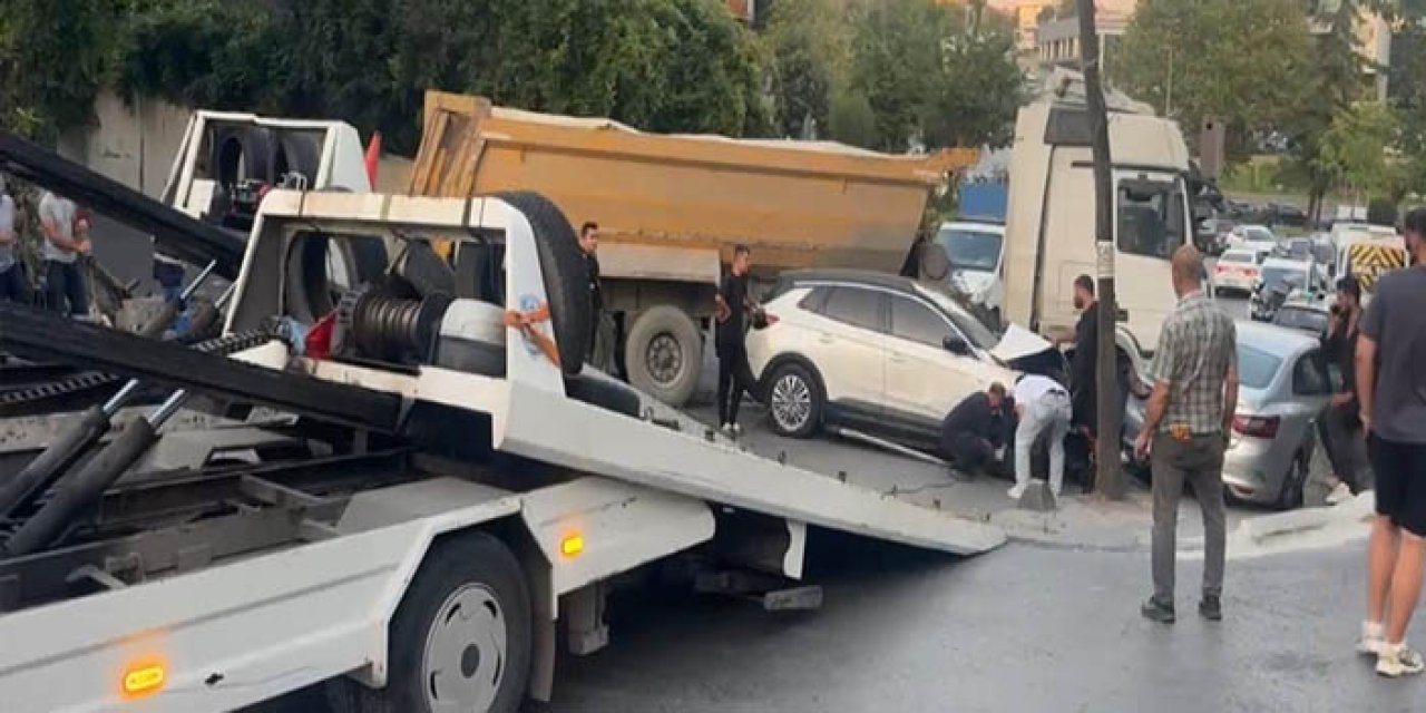 Esenler'de freni boşalan hafriyat kamyonu 7 araca çarptı