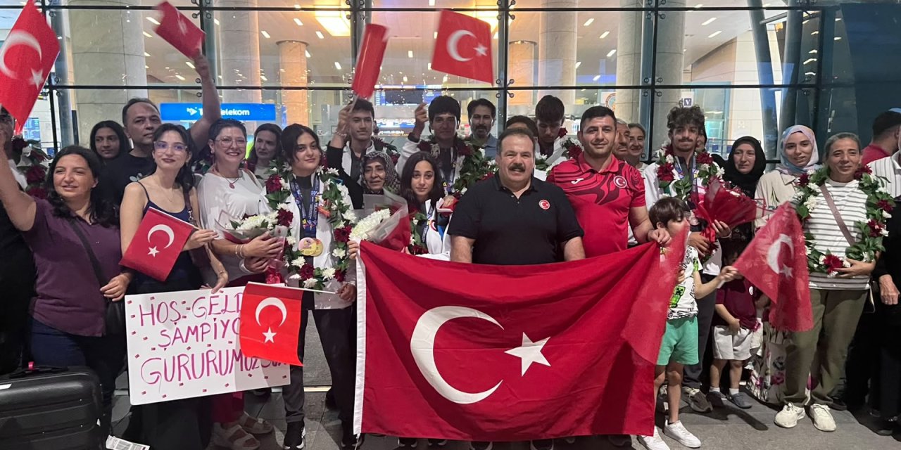 İşitme engelli milli sporcular Ankara’da coşkuyla karşılandı