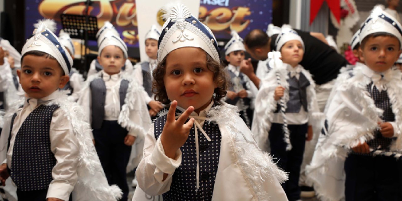 Yenimahalle’de minik beyler için sünnet şöleni düzenlendi