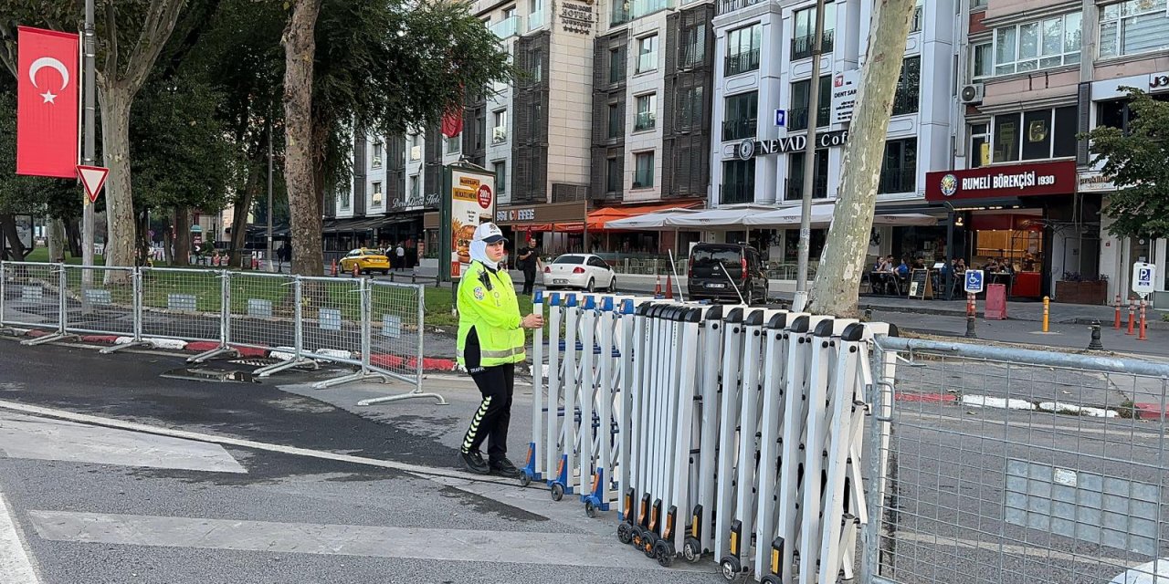 İstanbul’da Zafer Bayramı törenleri için Vatan Caddesi ulaşıma kapatıldı
