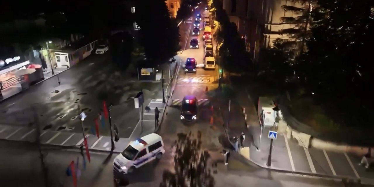 Beşiktaş’ta dronlu huzur denetimi: Aranan 5 kişi yakalandı, 26 araca 209 bin 720 lira ceza uygulandı