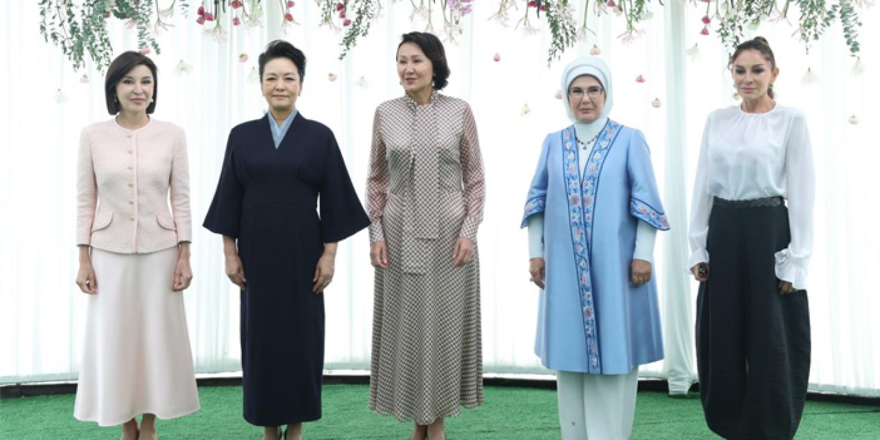 Emine Erdoğan Bişkek’te lider eşleriyle bir araya geldi