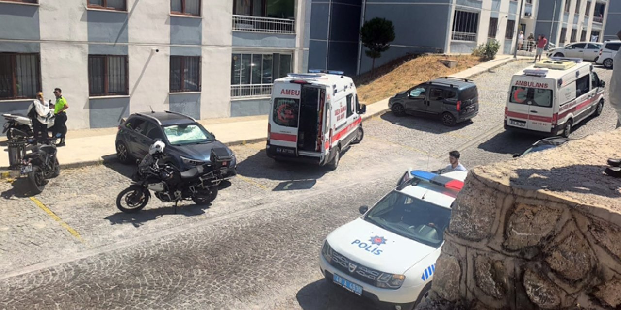 Aynı evde iki kişinin cansız bedeni bulundu