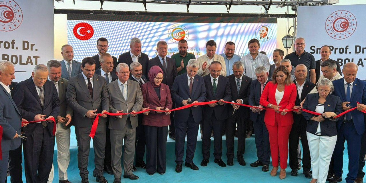 Ticaret Bakanı Bolat, Tarım Hayvancılık Fuarına katıldı
