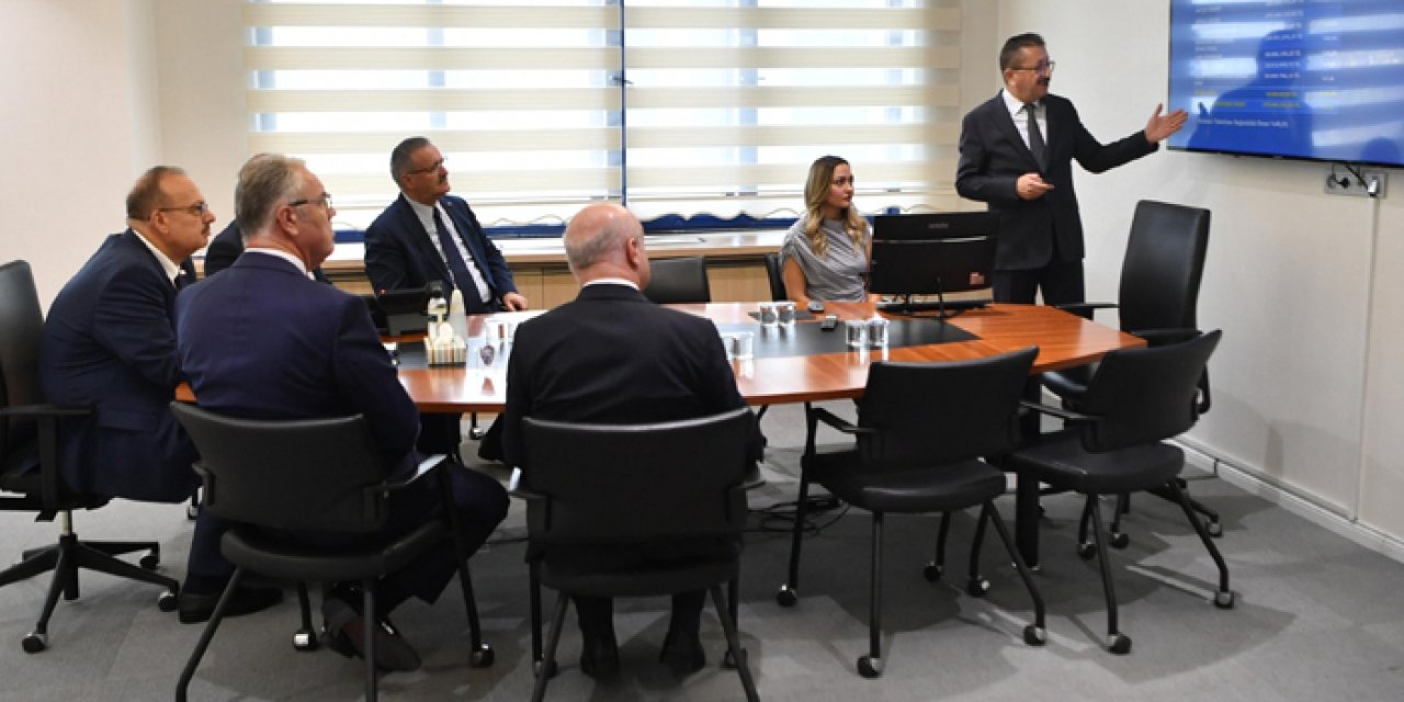 Başkan Tiryaki Vali Canpolat’a Altındağ’ı anlattı