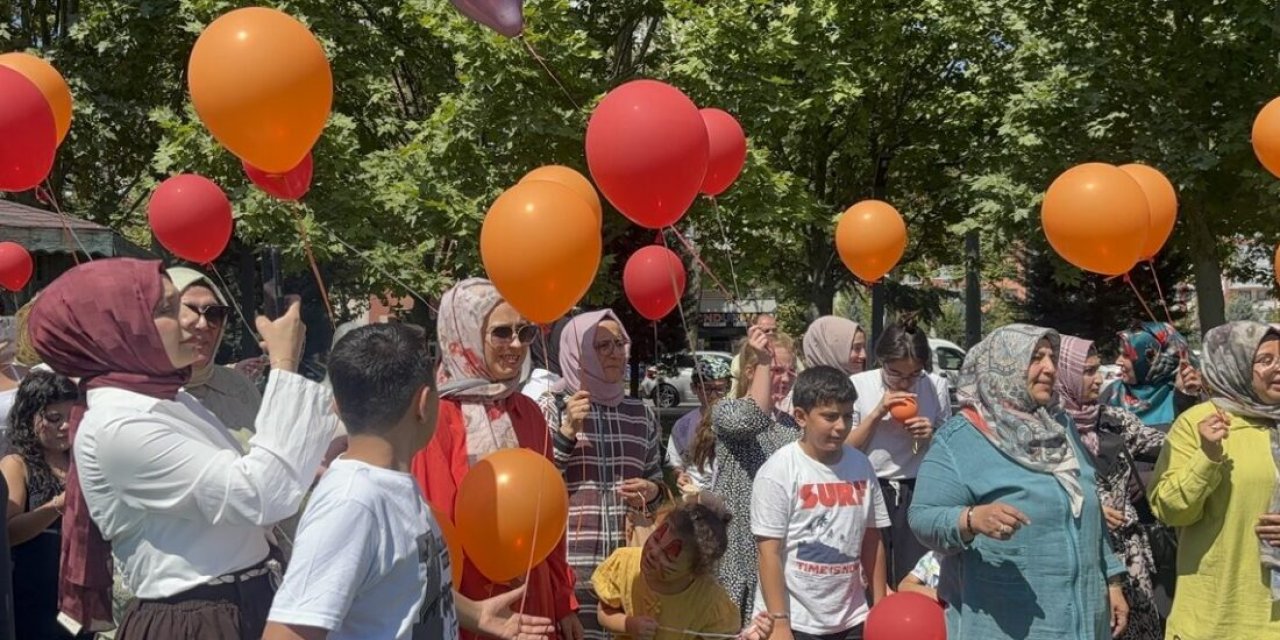 Konya'da Kanseri Yenen 3 Yaşındaki Meryem Sena İçin Balonlar Uçuruldu