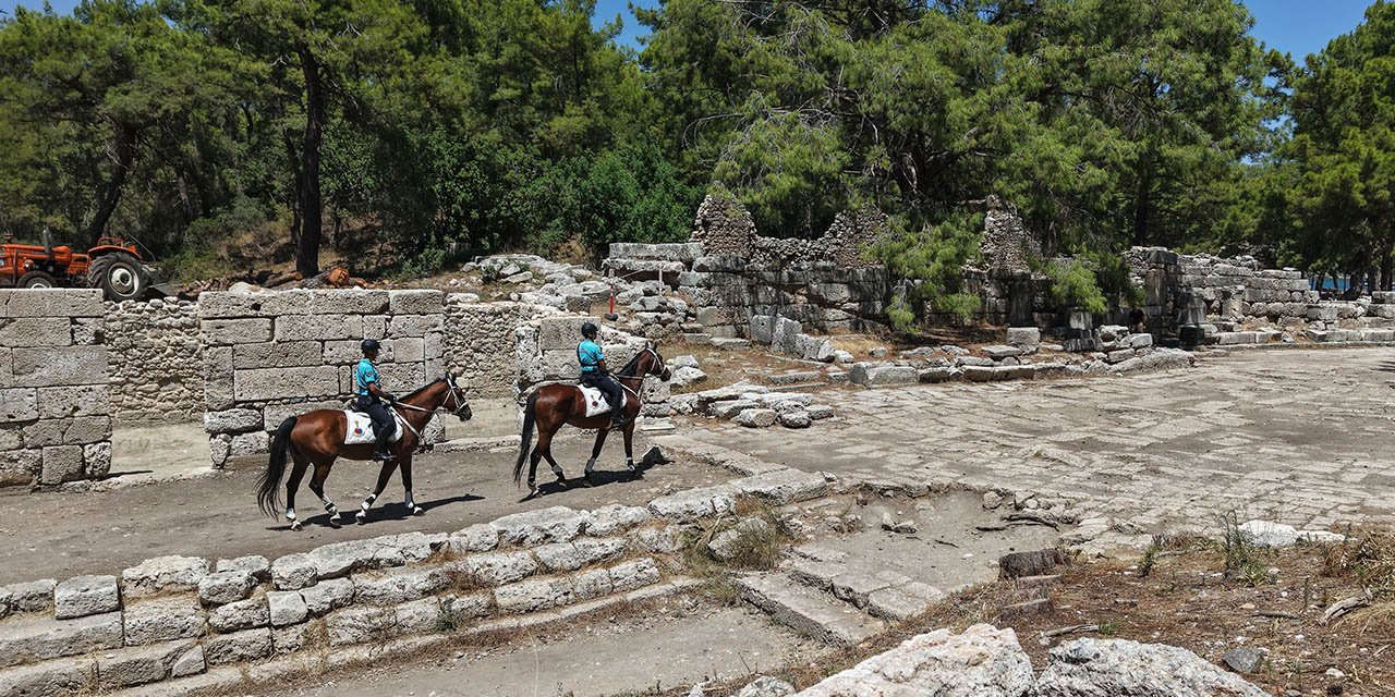 Atlı jandarma timi, tarihi miras için devriyede