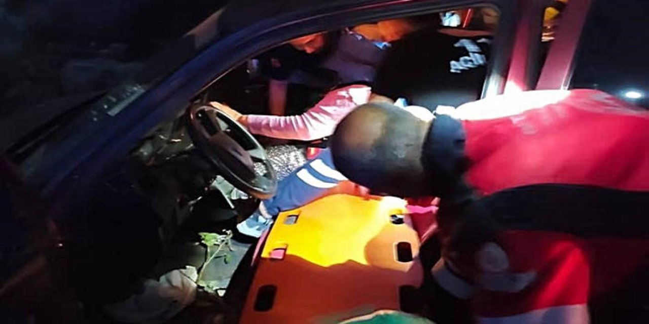 Kontrolden çıkan otomobil ormanlık alana uçtu: 4 yaralı