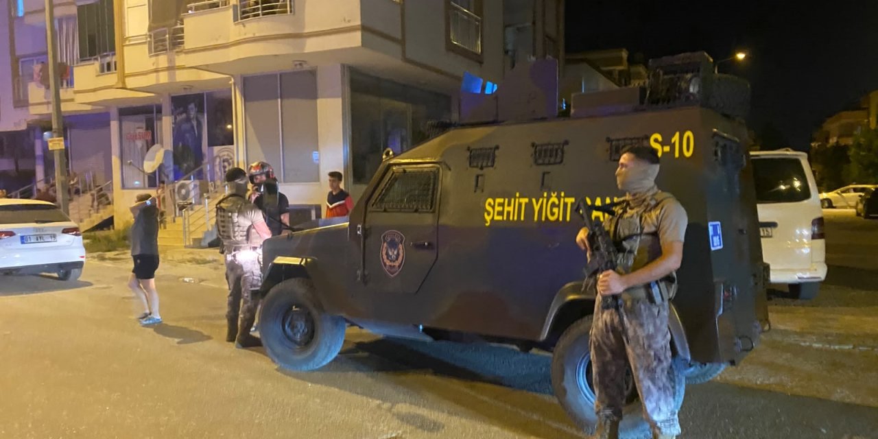 Eski eşini öldürüp, oğlunu yaraladı ve intihar etti
