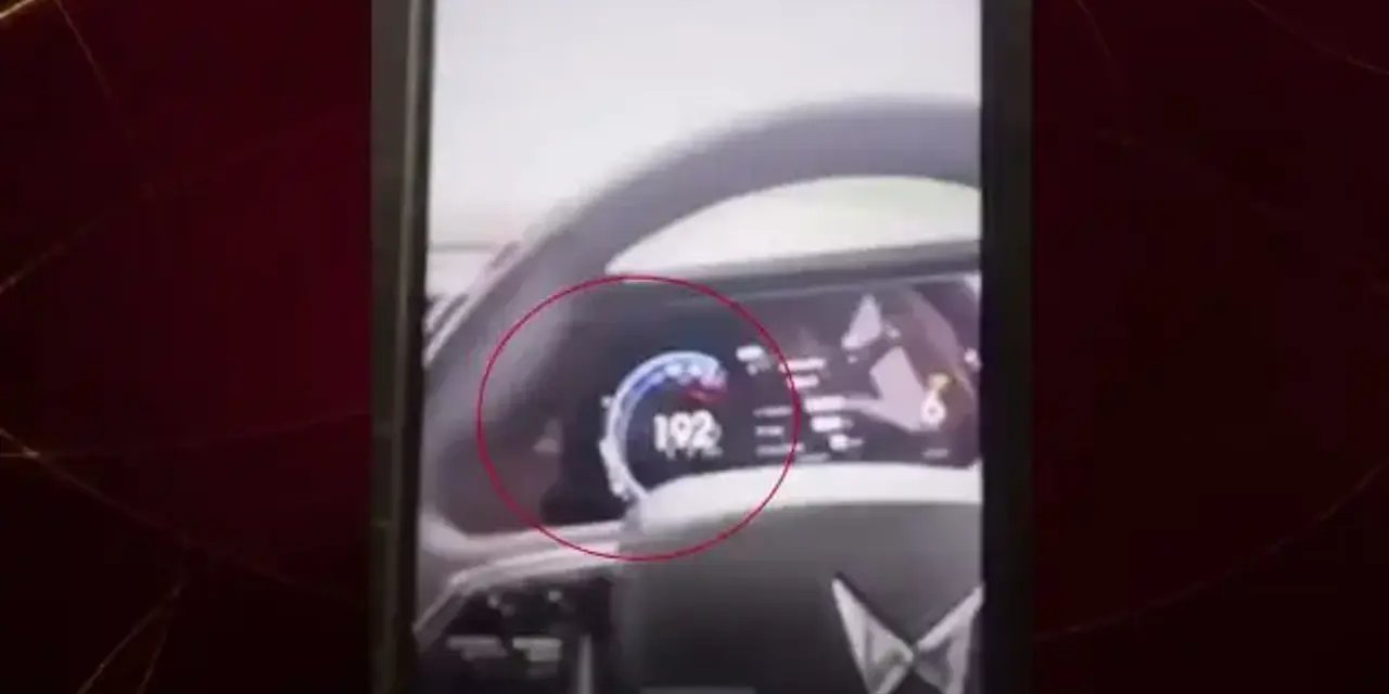 196 km hızla kamyona çarptı
