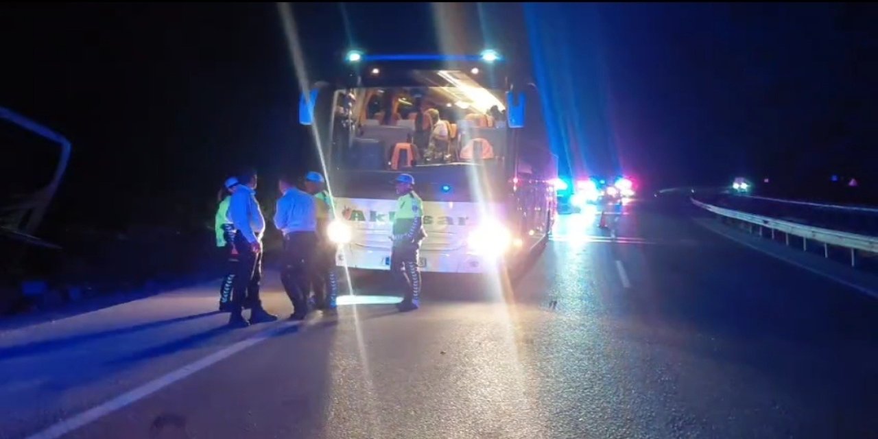 Manisa'da otobüs kazası: 18 yaralı