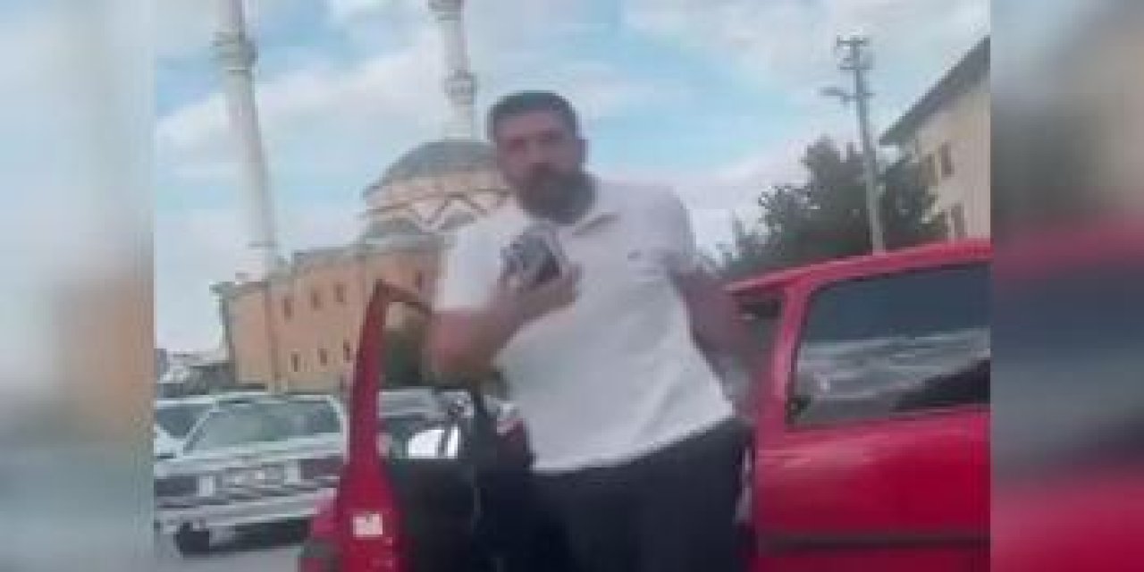 Ankara'da Bir Sürücünün Önünü Otomobiliyle Keserek Tehdit Eden Kişi Tutuklandı