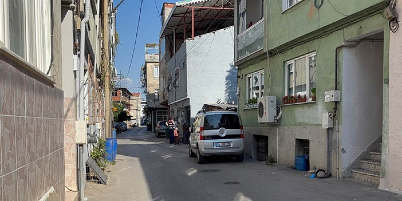 Yakınlarının haber alamadığı çift evlerinde ölü bulundu