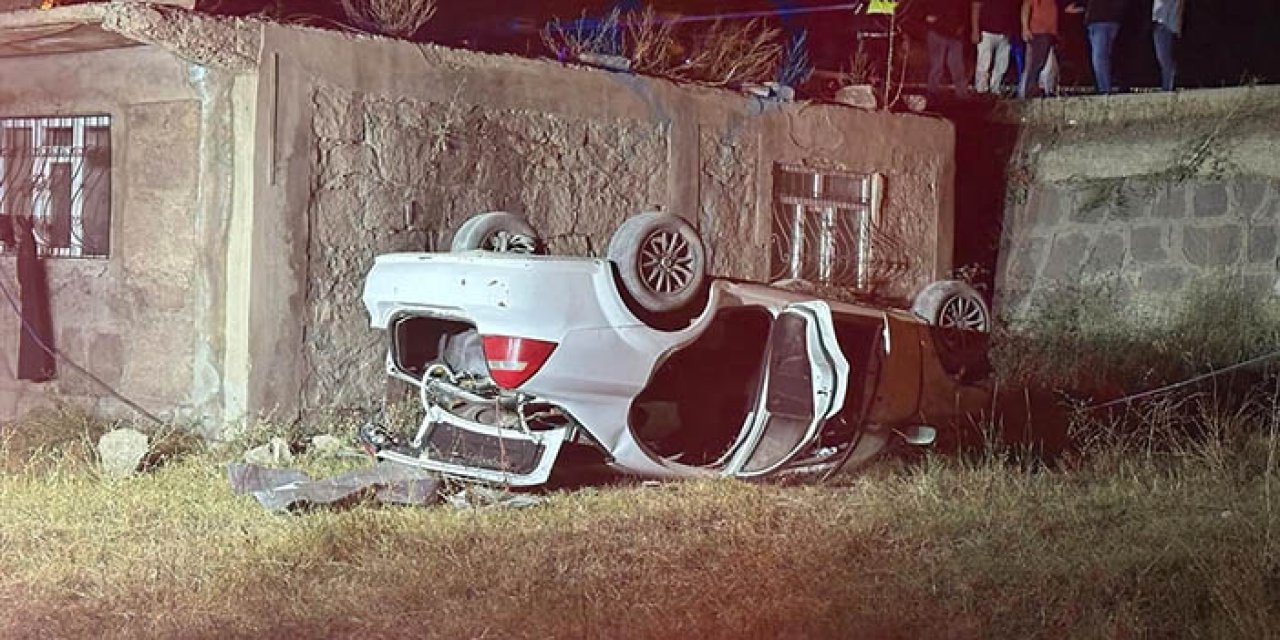 Şarampole devrilen otomobilin sürücüsü yaralandı