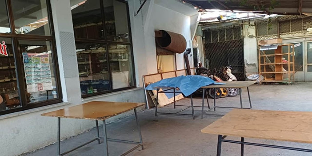 Manisa’da bir kişi, kıraathanede ölü bulundu