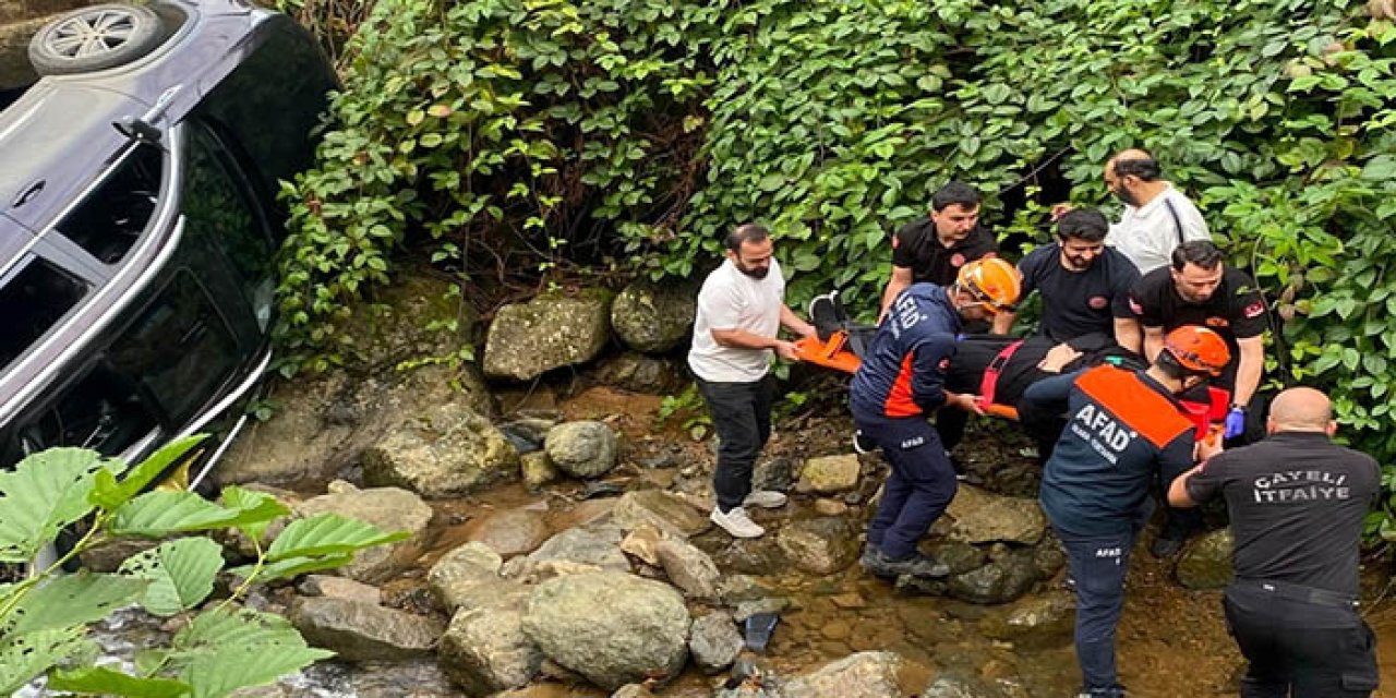 Rize'de otomobil dere yatağına devrildi: 6 yaralı