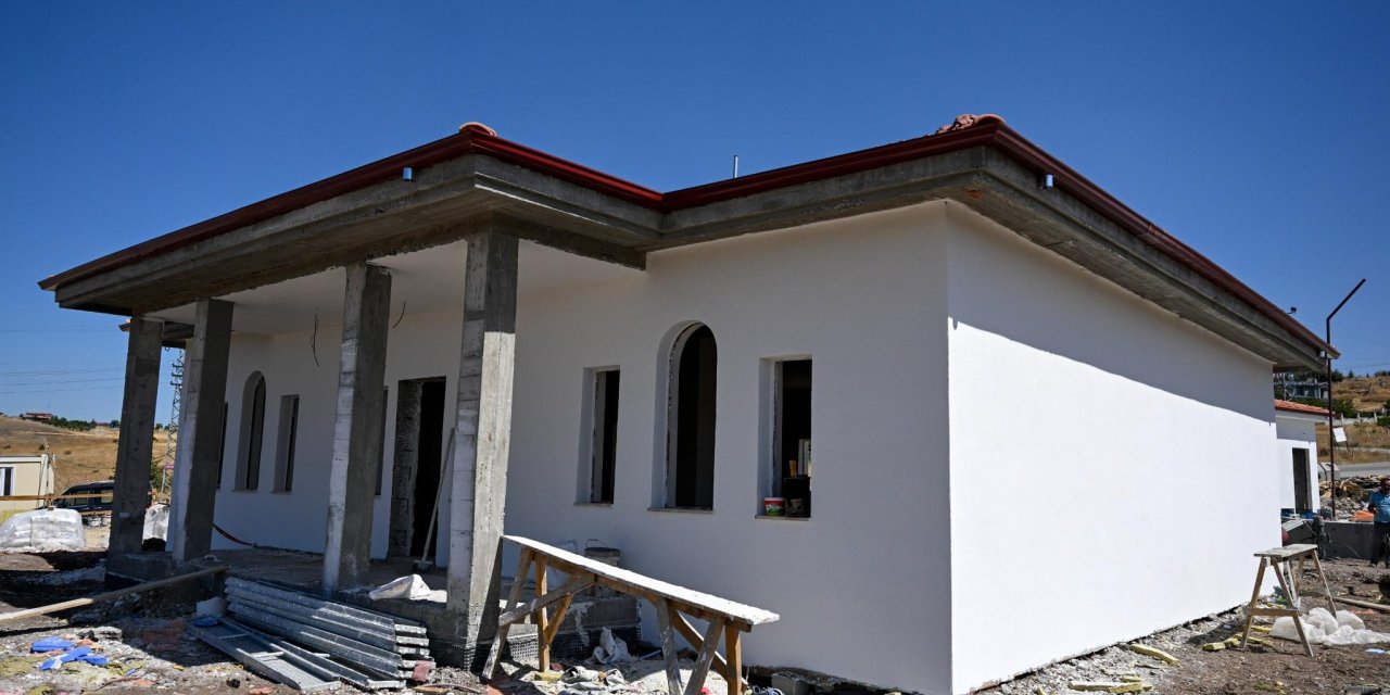 Altındağ Gicik’e Köy Konağı ve Halı Saha yapılıyor