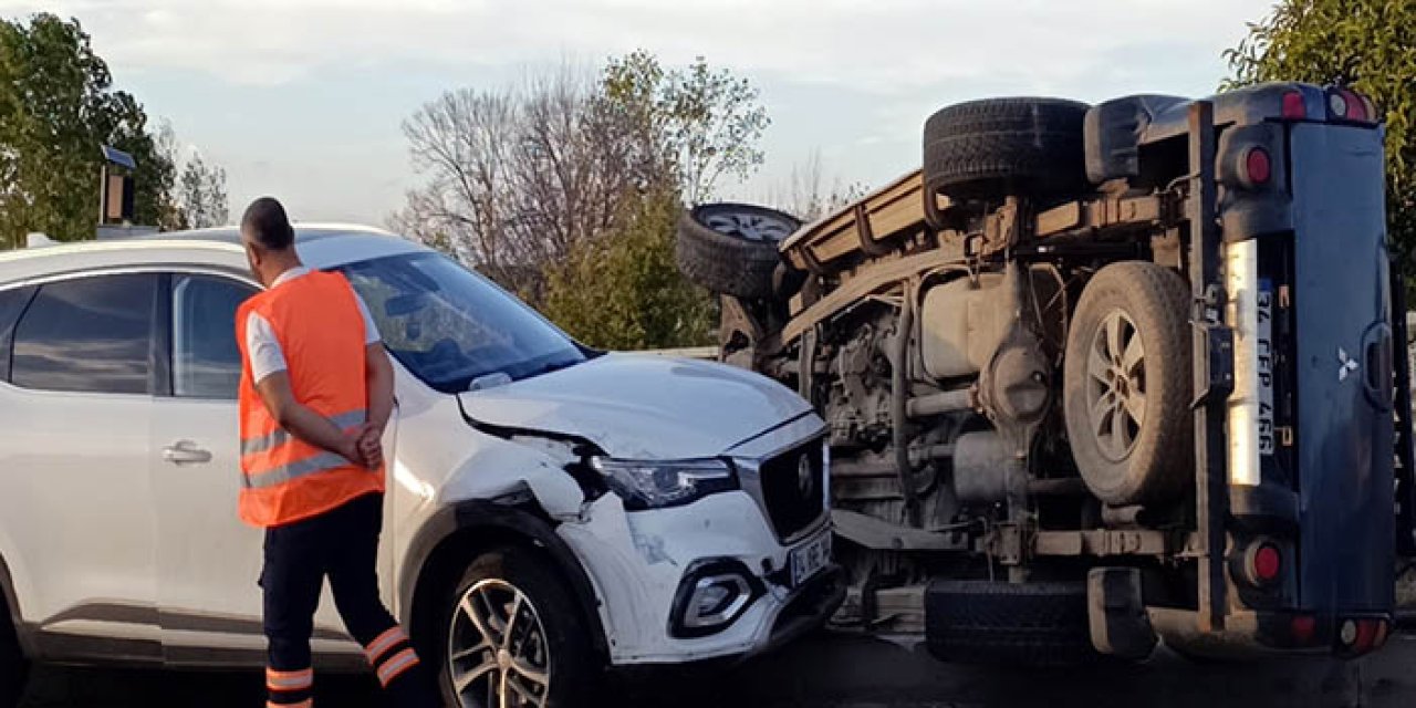 İçinde çocukla birlikte kaçırdığı otomobille yayaya ve 2 araca çarptı; 3 yaralı