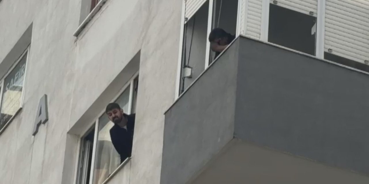 Kadıköy'de 8 katlı binada yangın: İçeride mahsur kalanlar bulunuyor