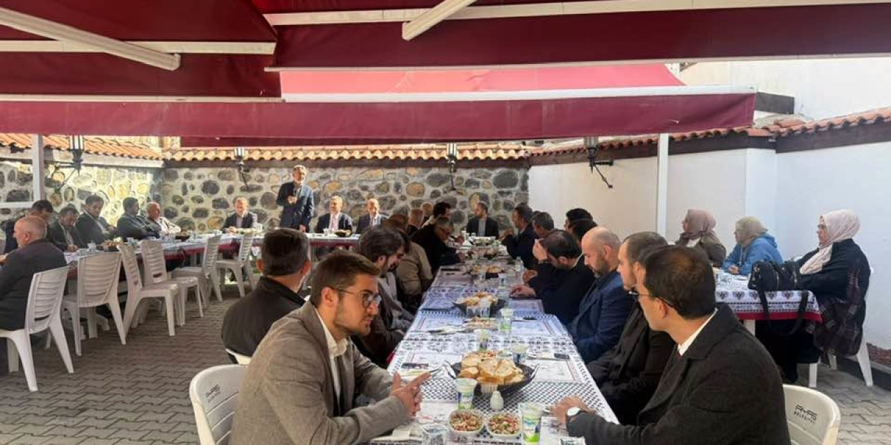 Ayaş Belediyesi imamlar onuruna yemek verdi