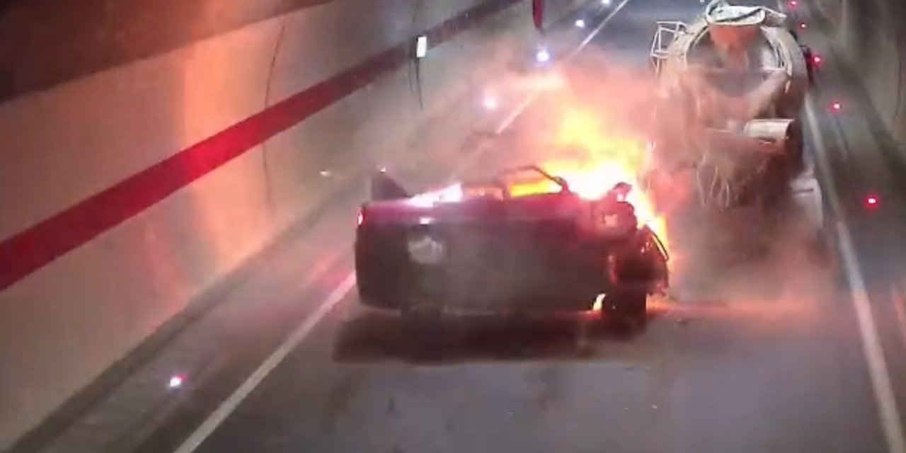 Tünelde beton mikserine çarpan otomobilin sürücüsü yaşamını yitirdi