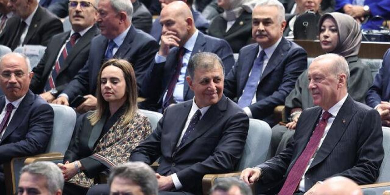 Erdoğan’dan Tugay’a AK Parti rozeti