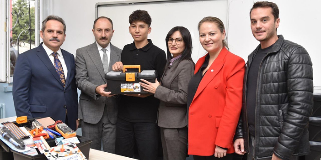 Mamak’ta meslek lisesi öğrencilerine sektör desteği geldi