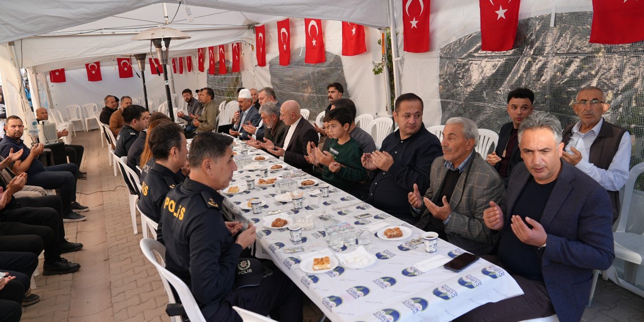 Emniyet Müdürü Yüksek’ten şehit polisin ailesine taziye ziyareti