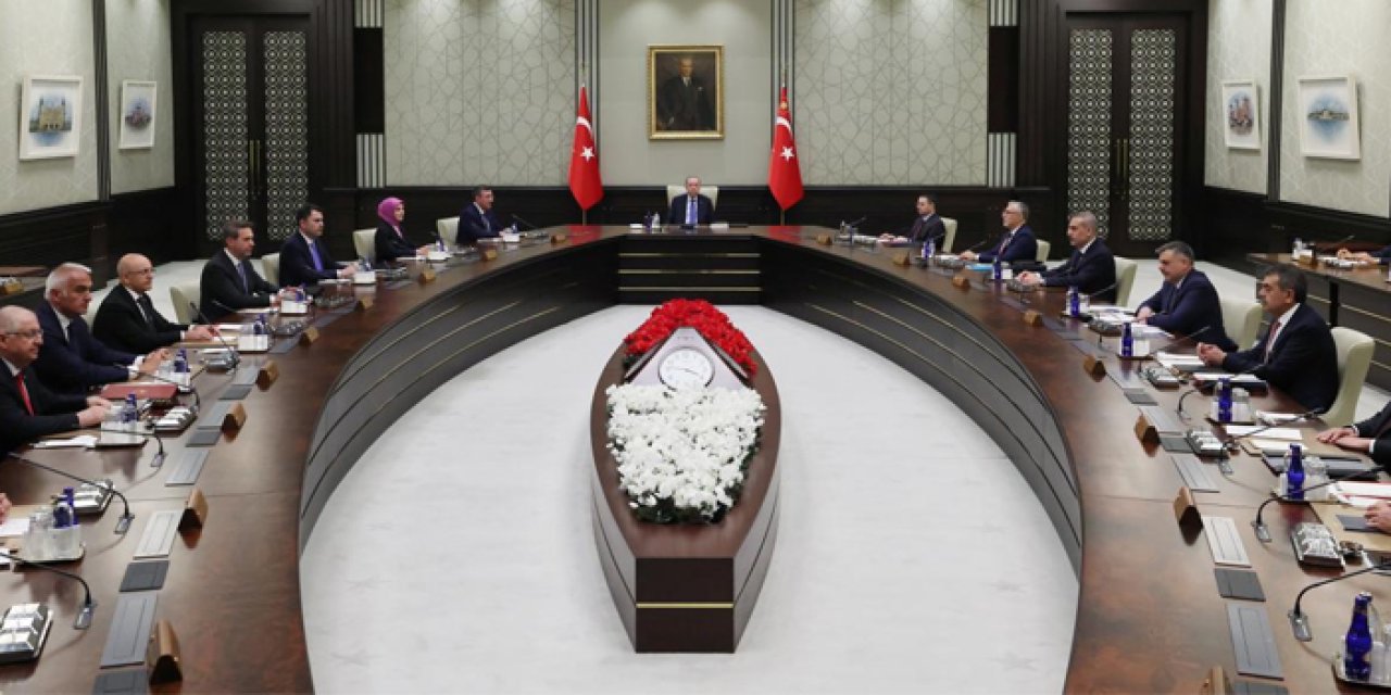 Kabine bugün toplanıyor: Fon krizi ve güvenlik masada