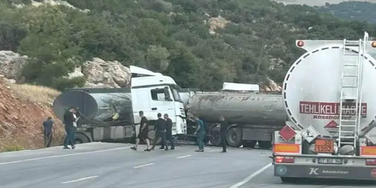 Tankerler çarpıştı; tonlarca akaryakıt yola döküldü
