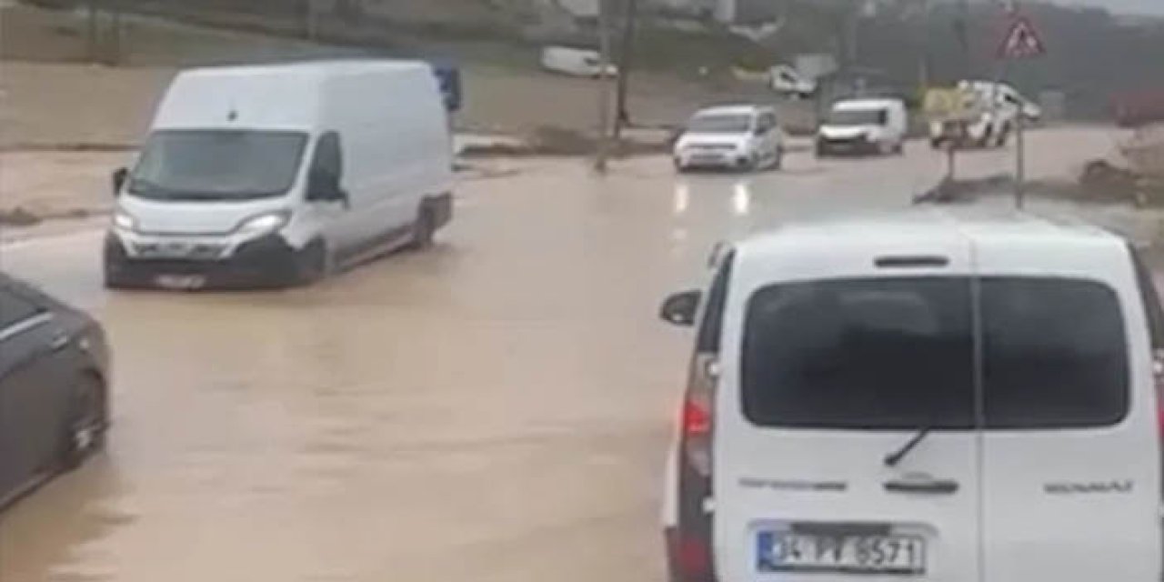İstanbul'da sağanak dereleri taşırdı, yollarda mahsur kalanlar kurtarıldı