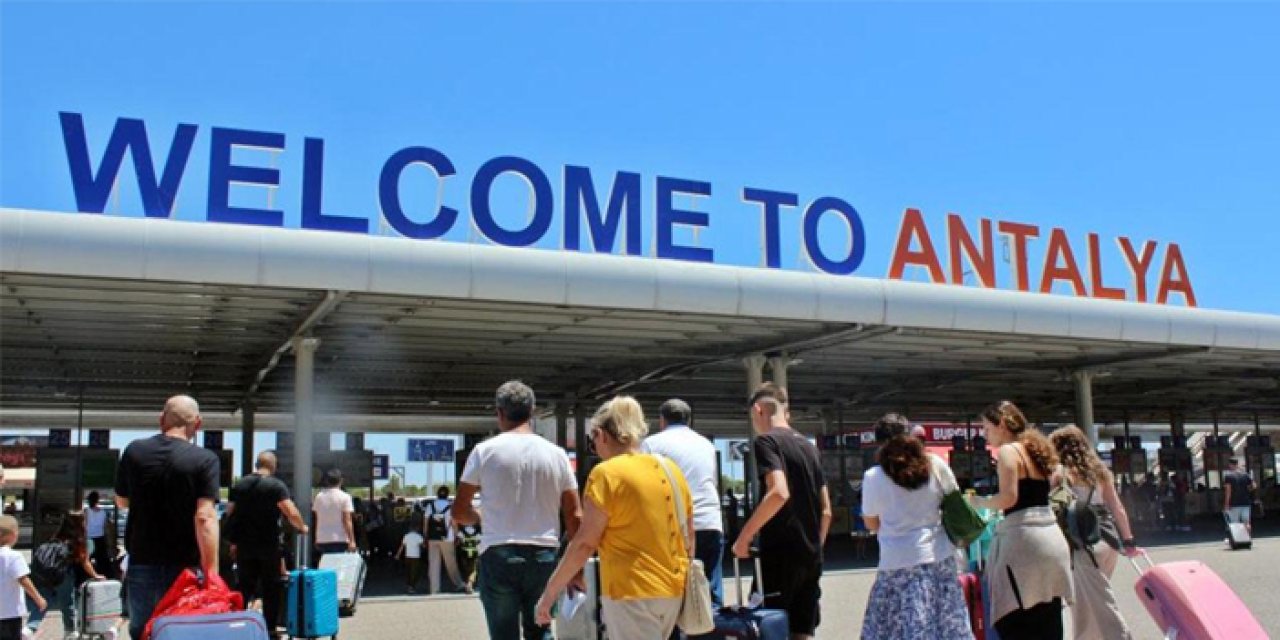 Antalya Havalimanı 9 ayda 30 milyon yolcuyu aştı