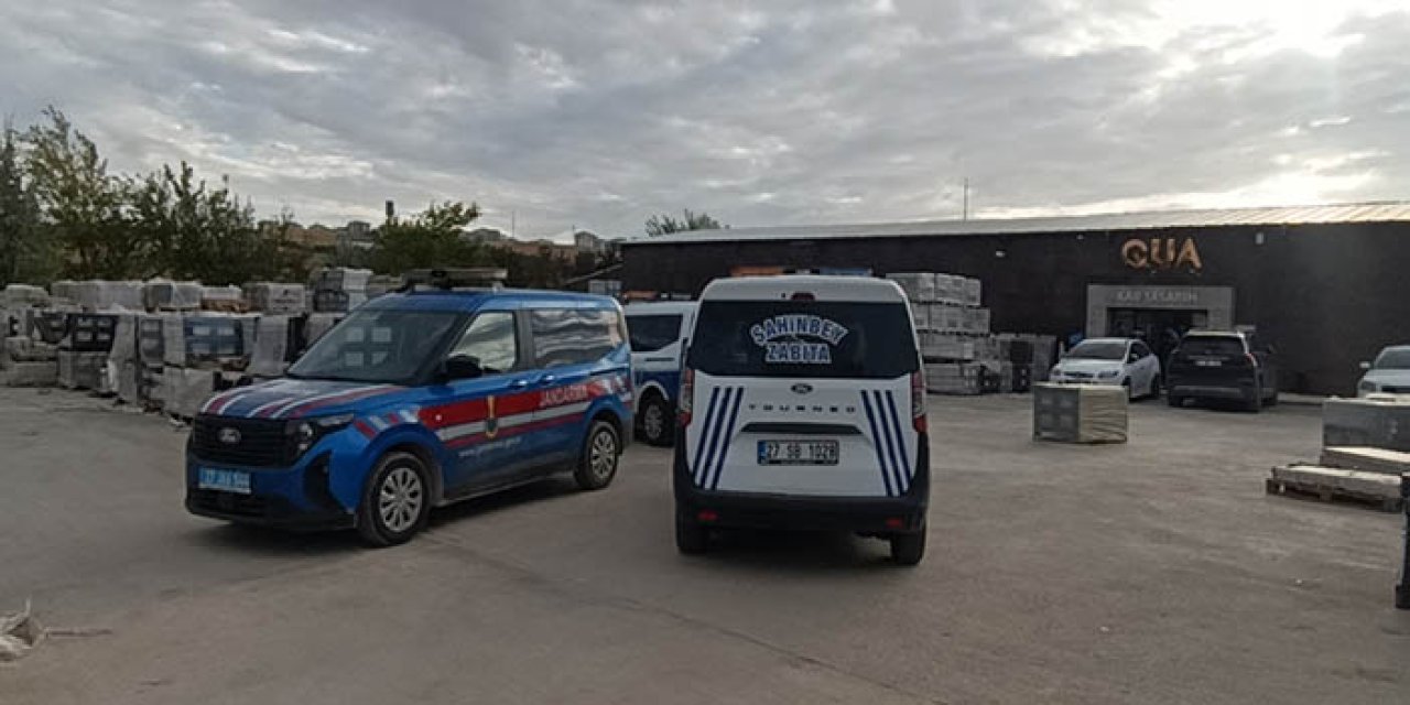 Mermer blok işçilerin üzerine devrildi; 1 ölü, 1 yaralı